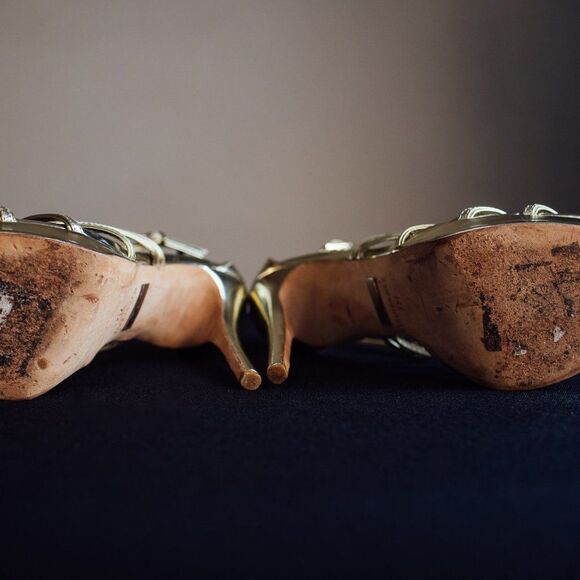 Badgley Mischka Gold Metallic Formal Shoes (7M) - Picture 4 of 7